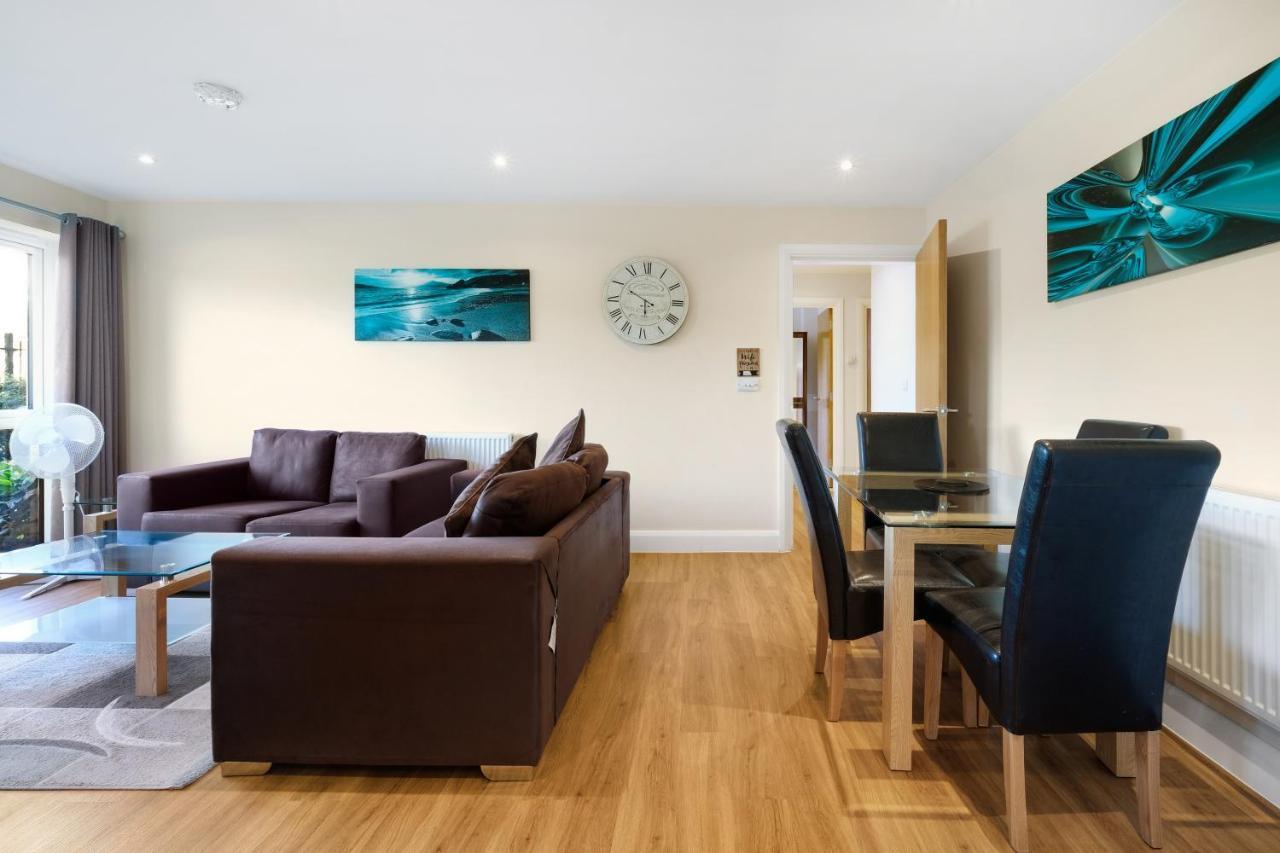London Heathrow Living Serviced Apartments By Ferndale Stanwell Exterior foto