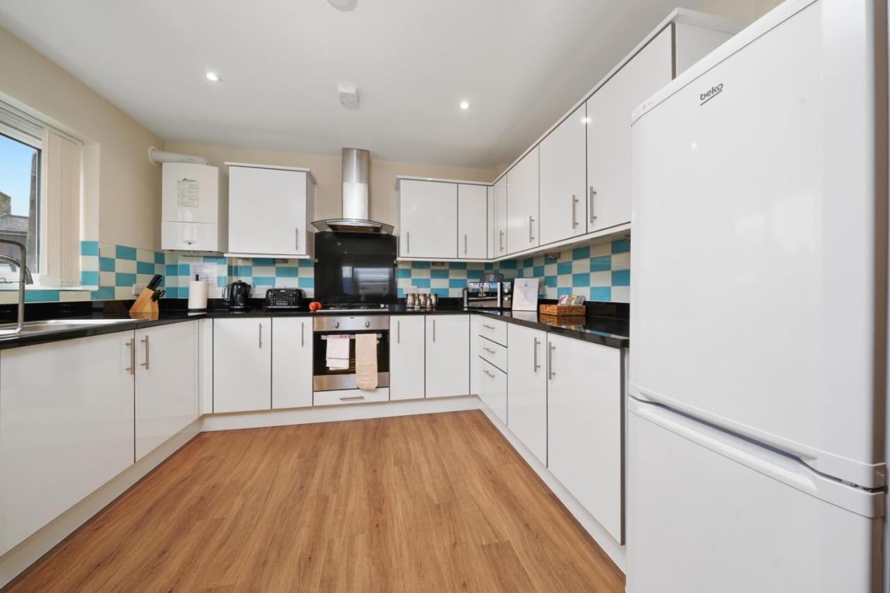 London Heathrow Living Serviced Apartments By Ferndale Stanwell Exterior foto